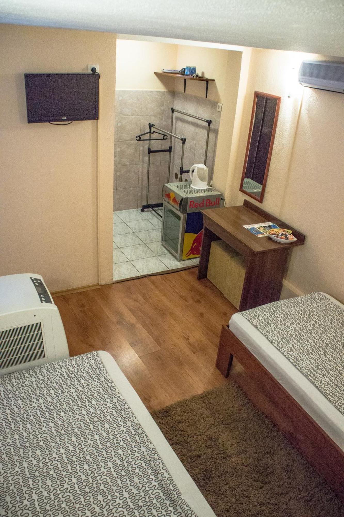 מוסטר Elite Guest House חדר תמונה