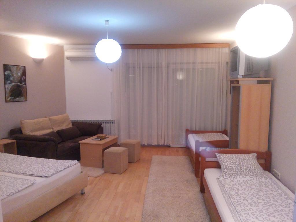 מוסטר Elite Guest House חדר תמונה