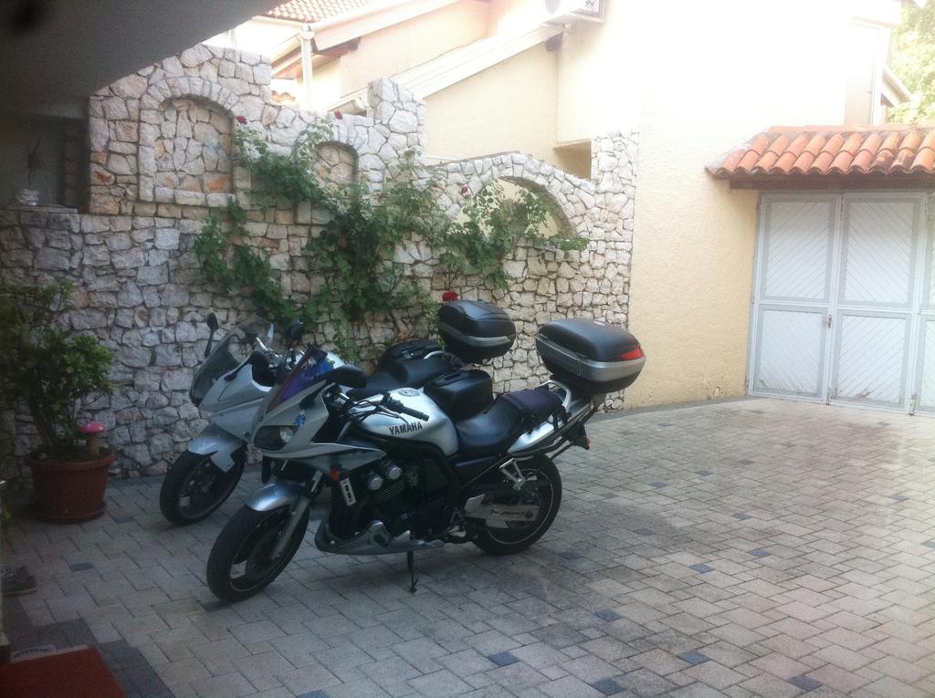 מוסטר Elite Guest House חדר תמונה