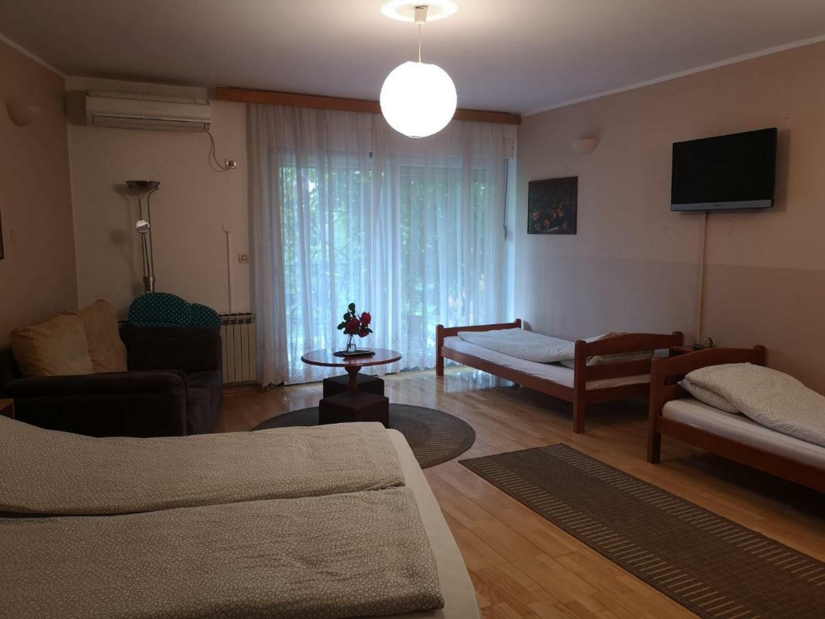 מוסטר Elite Guest House מראה חיצוני תמונה